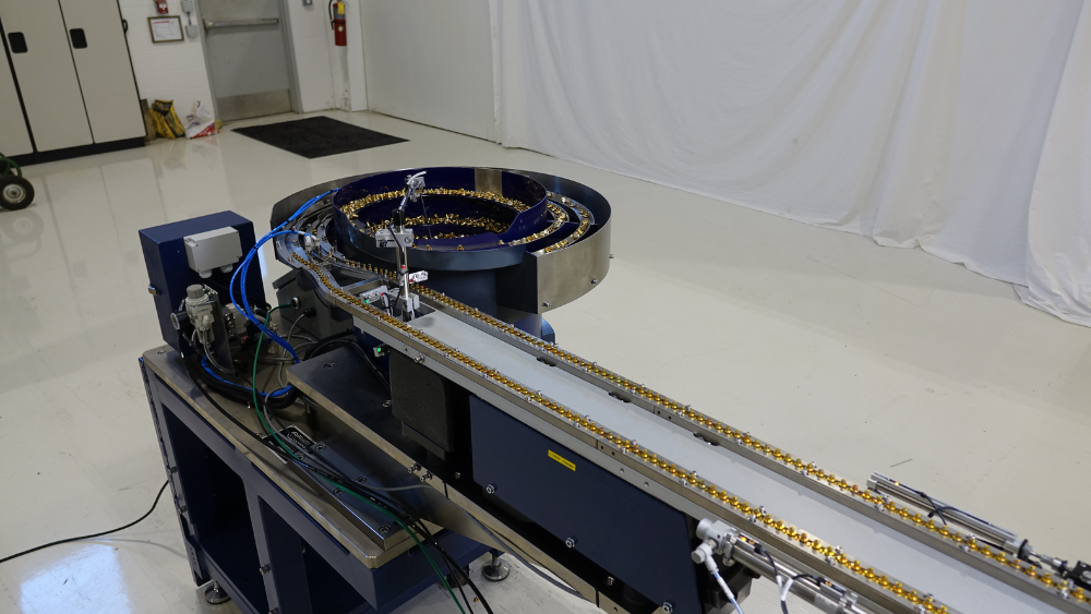 Vibratory Bowl Feeder with Dual Linear Track for Rivets